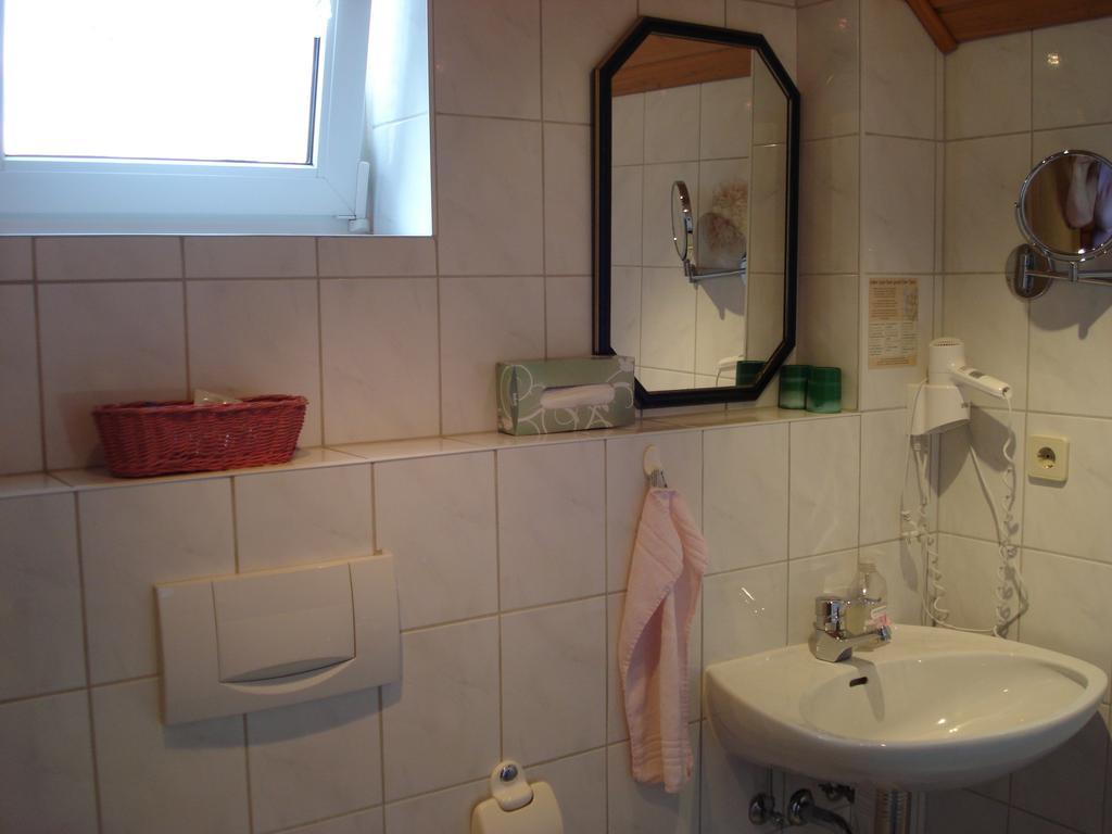 Ferienwohnungen - Gaestehaus Gertrud Moog- Rust Habitación foto